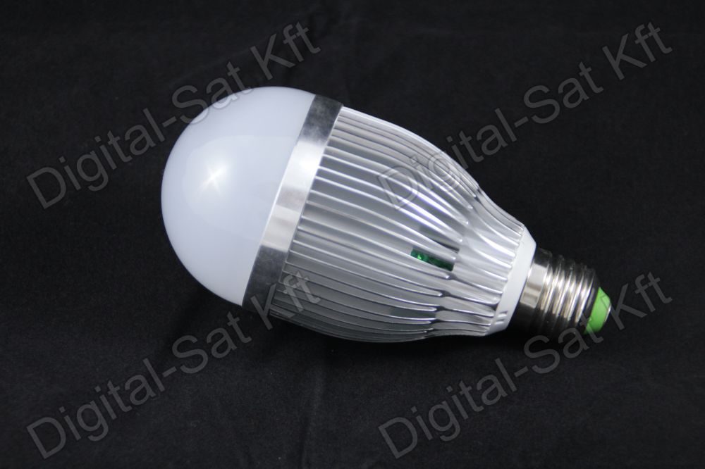 E27 LED 9W izzó 1170 Lumen meleg fehér 2 év garancia E27 LED 9W izzó 1170 Lumen meleg fehér 2 év garancia